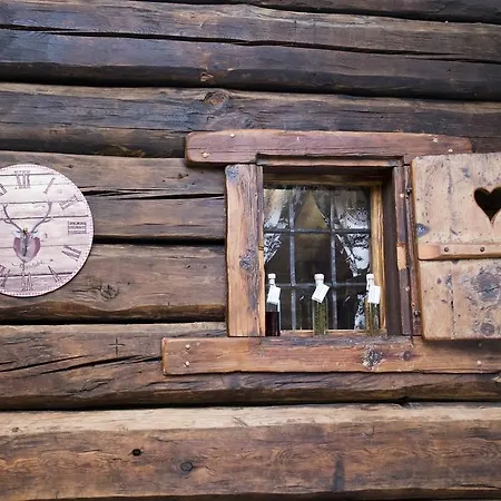 罗日特斯吉昂公寓 *