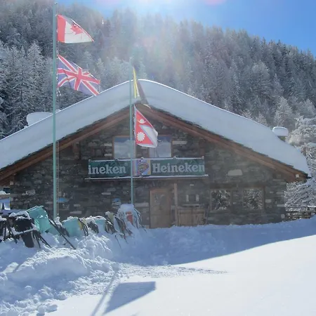 罗日特斯吉昂公寓 公寓 *